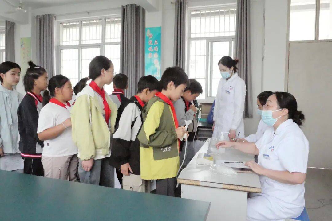 守护每一份成长——康达医院全面启动全县学生常见病监测工作